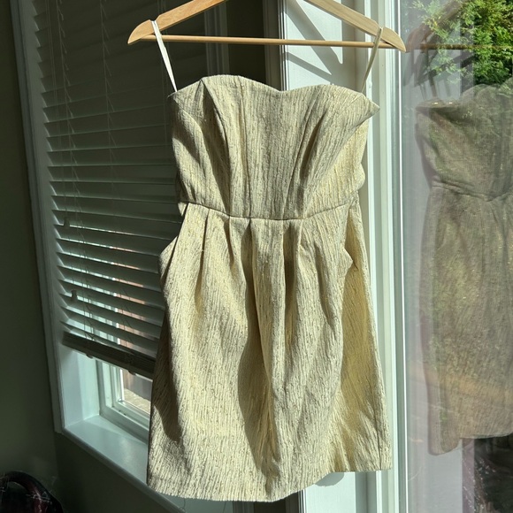 H&M structured strapless dress with gold detail - Picture 6 of 9